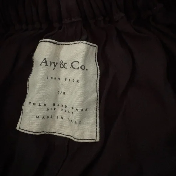 Avy and Co. CLIVE - BLACK SILK VOLUMINOUS PANT - Picture 3 of 3